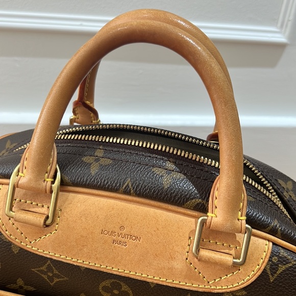 Louis Vuitton Monogram Bag - Picture 14 of 16
